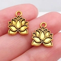 Set van twee vintage gouden lotus hangers met textuur en ronde metalen ringen - Antique Gold Lotus (13x11mm)