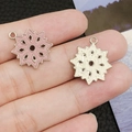 Rosa Emaille Schneeflocken Anhänger mit Goldfinish für DIY Schmuck Größenreferenz - Lila Emaille Weihnachten Schneeflocke / 18x21mm