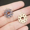 Blauer Emaille-Schneeflockenanhänger und goldener Legierungsanhänger für DIY-Schmuck - Dunkelblaue Emaille Runde Weihnachten Schneeflocke / 18x20mm