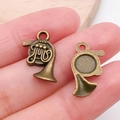 Colgantes de trompa de aleación de bronce vintage para joyería sostenidos en mano - Trompa (20894)