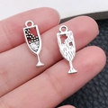 Vintage antieke zilveren wijnglas bedeltjes voor DIY kettingen en creatieve sleutelhangers - Wijnglas (10565)