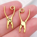 Mini colgantes de alicates de aleación dorada para collares DIY y joyería fina - Pinzas de Herramienta Oro Antiguo (20387)