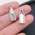 Vintage zilveren legering gin fles bedeltje voor DIY sieraden en kettingen - Rode Wijnfles (11324)