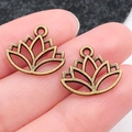 Vintage bronzen lotusbloem hanger van legering met hol ontwerp voor sieraden maken - Antique Bronze Hollow Lotus (14x16mm)