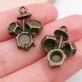 Par de colgantes de batería en bronce vintage para creación de joyas musicales - Batería (20899)