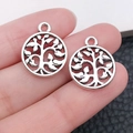 Set van twee vintage zilveren levensboom hangers voor het maken van sieraden - Antiek Zilver Ronde Levensboom (10417)