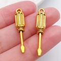 Mini colgantes de destornillador plano dorados con textura antideslizante y aros - Destornillador de Herramienta Oro Antiguo (20393)