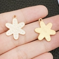 Goldener Schneeflocken-Anhänger mit weißer Emaille für DIY-Armbänder und Schmuck - Weiße Emaille Weihnachtsschneeflocke / 19x24mm