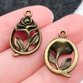Vintage bronzen roos en bloem hart hangers voor doe-het-zelf sieraden en sleutelhangers - Antique Bronze Hollow Rose (18x12mm)