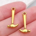 Colgante de martillo en aleación dorada con anilla para joyería y collares DIY - Martillo de Oro Antiguo (20401)