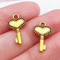 Colgantes de llave de corazón dorados vintage de aleación para joyería DIY - Llave Corazón Oro Antiguo (11091)