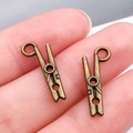 Par de colgantes de pinza de ropa de bronce vintage para collares y llaveros DIY - Clip de Bronce Antiguo (20267)