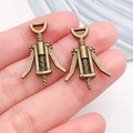 Vintage bronzen kurkentrekker hanger voor creatieve DIY sieradenprojecten - Kurkentrekker (20768)