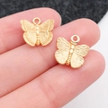 Par de colgantes de mariposa dorados con textura grabada y anillas para bisutería - Estilo Mariposa Oro KC (20145) / 12x12mm