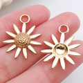Gouden zonnebloem hanger van legering met gepolijste voor- en achterkant weergave - KC Gold Sunflower (23x18mm)