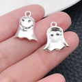 Colgantes de fantasma plateados para joyas Halloween DIY con detalles delante y detrás - Fantasma (20125) / 1 Pieza (14x17mm) / Plata Brillante
