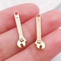 Mini colgantes de llave inglesa en oro rosa para joyas DIY y collares artesanales - Llave de Oro KC (20423)