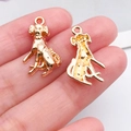 Goldener Hundemetallanhänger mit Aufhängering für DIY-Schmuckherstellung - KC-Gold Sitzender Hund (20534)