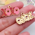 Roze en rode XOXO legering hangers met hol hartontwerp en gouden metaalglans - Rode Druppelolie Valentijn XOXO Letter Tag (21198)