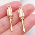 Colgantes de mini destornillador dorados con anillos para la creación de joyas artesanales - Destornillador de Oro KC (20428)