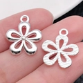 Zilveren bloem hanger met hol vijfbladige ontwerp voor maken van kettingen - Bright Silver Hollow Flower (18x15mm)