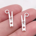 Mini colgantes de metal plateado con forma de pinza para joyas DIY y llaveros únicos - Clip de Plata Brillante (20218)