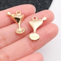 Gepolijste gouden martini glas bedeltjes van legering voor DIY sieraden en kettingen - Wijnglas (20812)