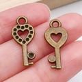 Colgantes de llave de corazón de bronce vintage para accesorios de joyería DIY - Llave Corazón Bronce Antiguo (20988)