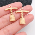 Gouden legering wijnglas hangers voor DIY sieraden maken met textuurafwerking - Druivenpatroon Opener (20817)