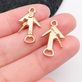 Gouden vintage wijnopener hangers van legering voor sieraden en creatieve sleutelhangers - Wijnopener (20821)