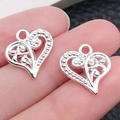 Gedetailleerd paar zilveren hartbedeltjes met filigraanpatroon voor DIY-sieraden maken - Glanzend Zilveren Hart (19966)