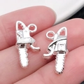 Colgantes de mini motosierra de plata para collares DIY y accesorios de joyería - Motosierra de Plata Brillante (20419)
