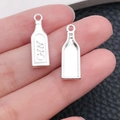 Zilveren wijnfles hanger met GIN gravure voor DIY sieraden en sleutelhanger maken - Wijnfles (20790)