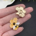 Colgante de abeja y panal en esmalte amarillo para creación de joyas DIY - Panal Abeja de Esmalte Amarillo (21159)