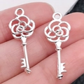 Colgantes de llave rosa vintage de aleación plateada para hacer joyas y manualidades - Llave Rosa Plata Brillante (20962)