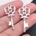 Colgantes llave de corazón vintage plateados para accesorios de joyería DIY de aleación - Llave Plata Brillante (20969)