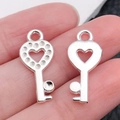 Par de colgantes de llave de corazón en aleación de plata vintage para joyería DIY - Llave Corazón Plata Brillante (20972)