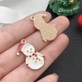 Kerstsneeuwpop hanger met wit email en gouden achterkant voor DIY-sieraden maken - Witte Emaille Kerst Sneeuwpop (17x26)
