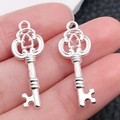 Par de colgantes de llave de corazón vintage en metal plateado para bisutería DIY - Llave Pequeña Plata Brillante (20976)