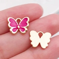 Pendentif papillon en émail rose avec dos texturé doré pour la création de bijoux DIY - Rose Rouge 12x11mm (12496)