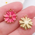 Pink enamel daisy flower charm in gold-plated alloy for DIY jewelry and bracelets - Large Daisy Style / Rose Red