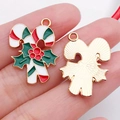 Colgantes navideños de bastón de caramelo y acebo con base de aleación dorada - Estilo Bastón de Navidad con Lazo Verde (21054)