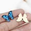Pendentif papillon bleu dégradé avec texture d'aile noire et dos en métal doré - Bleu Imprimé 21x15mm (12421)
