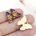 Pendentifs papillon colorés en émail pour bijoux DIY avec revers en métal doré - Violet Jaune Foncé Imprimé 21x15mm (12422)