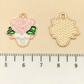 Colgante de pastel de rosa esmaltada rosa en aleación dorada para joyería de bricolaje - Pastel de Rosa Rosa (21122)