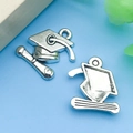 Breloques diplômes et chapeaux de remise des diplômes en alliage pour bijoux DIY - Toque Argent Antique (13449)