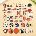 Vista plana de colgantes deportivos de esmalte de colores con fútbol y baloncesto - Serie Deportiva de Esmalte (SN1076) / Estilo Mixto