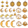 Colgantes de gato estrella y luna en aleación dorada con esmalte para bisutería artesanal - Estilos Amarillos Mixtos al por Mayor (M648)
