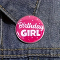 Spilla rosa Birthday GIRL su giacca di jeans blu per decorazione festa di compleanno - Girls