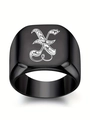 Détail macro d'une bague chevalière carrée gothique en acier inoxydable noir avec lettre X - Style Lettre X (X)